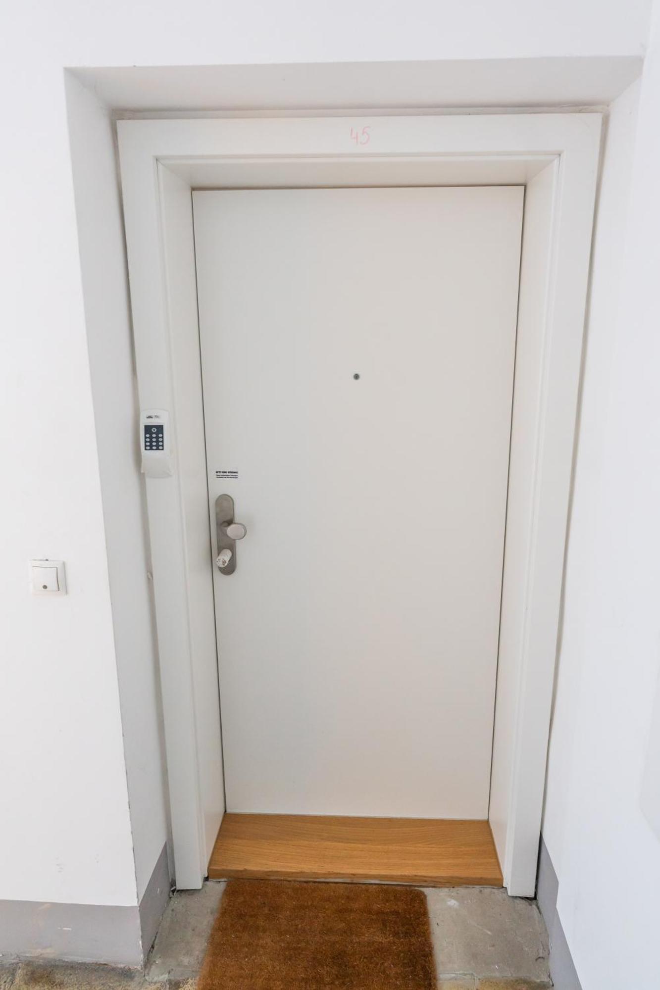 Vienna City Apartments - Metro 1160 Виена Екстериор снимка