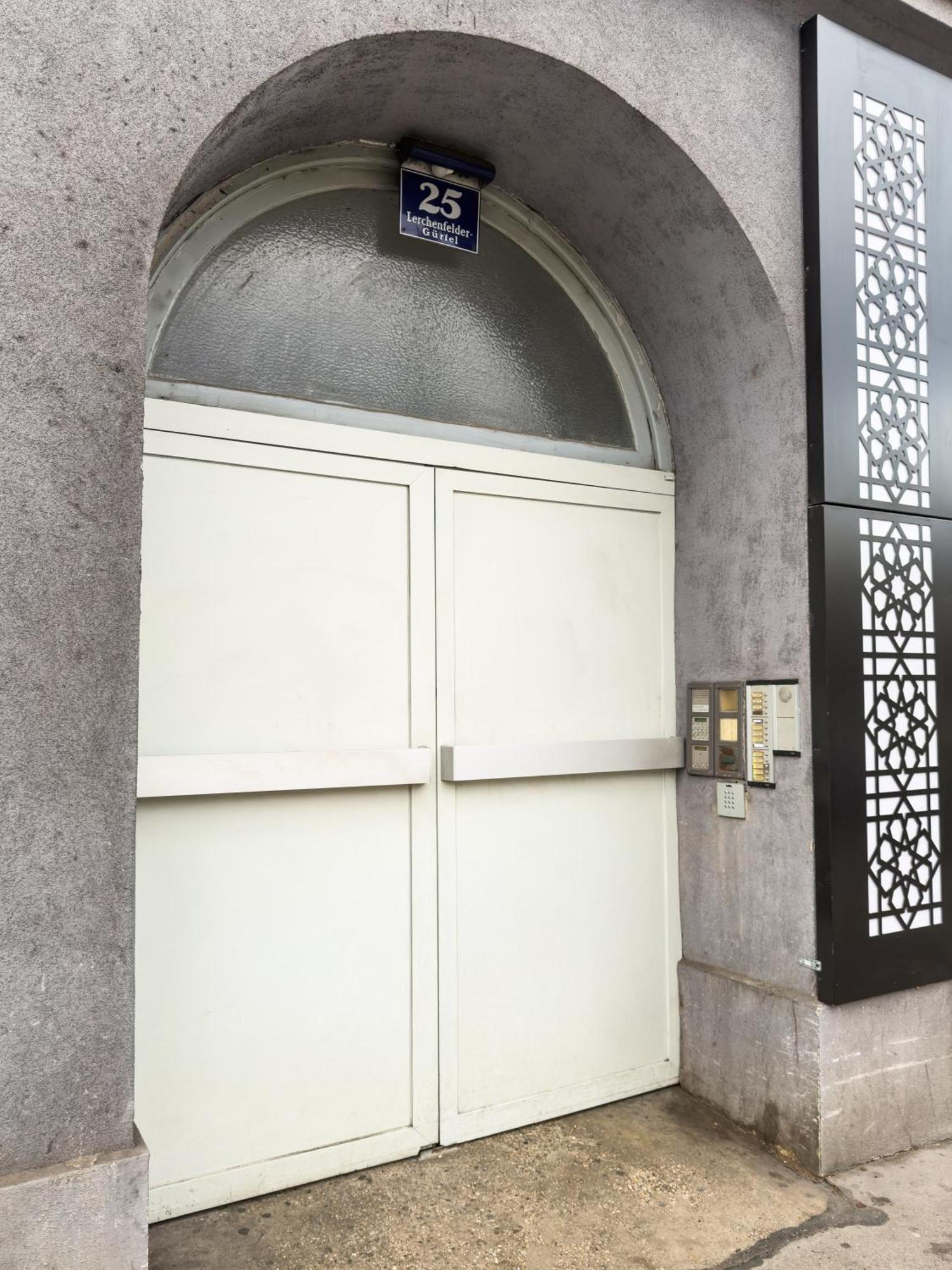 Vienna City Apartments - Metro 1160 Виена Екстериор снимка