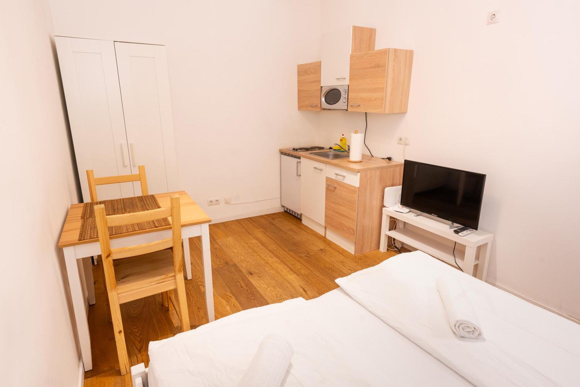 Vienna City Apartments - Metro 1160 Виена Екстериор снимка