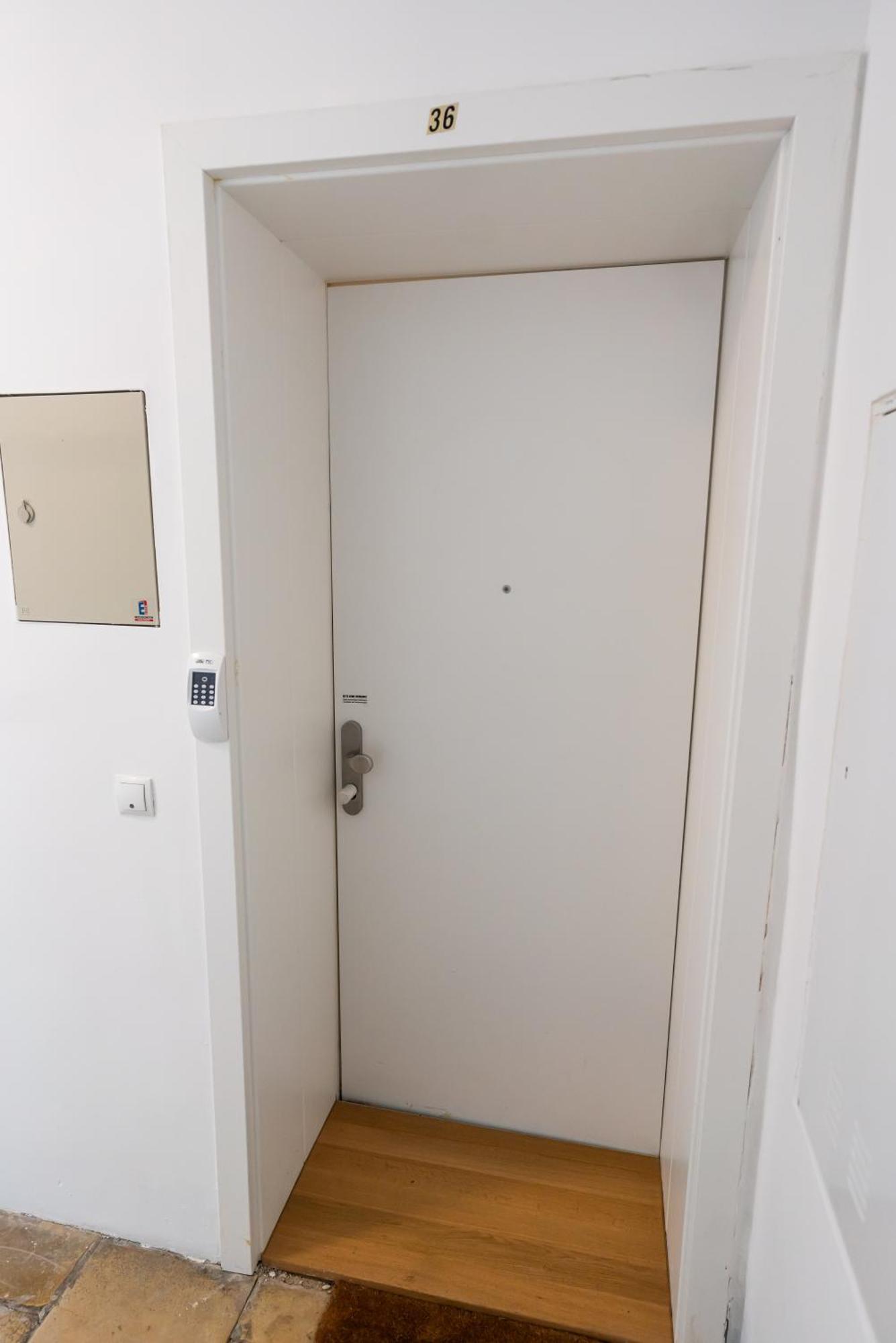Vienna City Apartments - Metro 1160 Виена Екстериор снимка